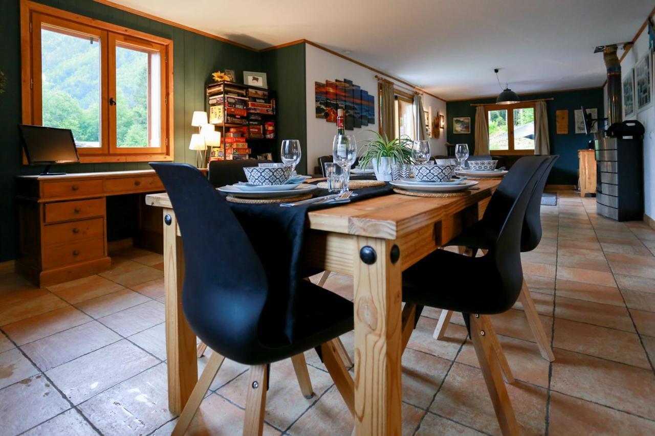 Chamonix Large Chalet, Sleeps 12, 200M2, 5 Bedroom, 4 Bathroom, Garden, Jacuzzi, Sauna Luaran gambar