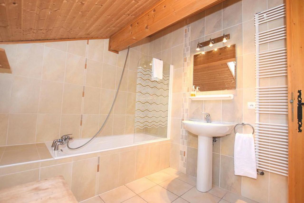 Chamonix Large Chalet, Sleeps 12, 200M2, 5 Bedroom, 4 Bathroom, Garden, Jacuzzi, Sauna Luaran gambar